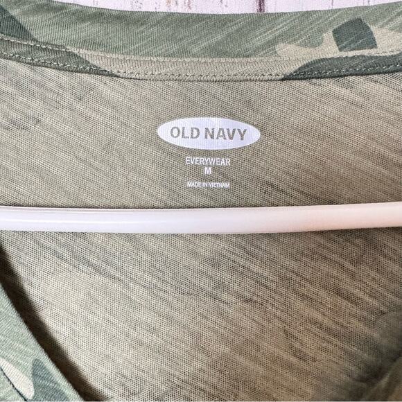 Old Navy Everywear Camo V-Neck  Short Sleeve T-Shirt Sz M NWT - Picture 6 of 6